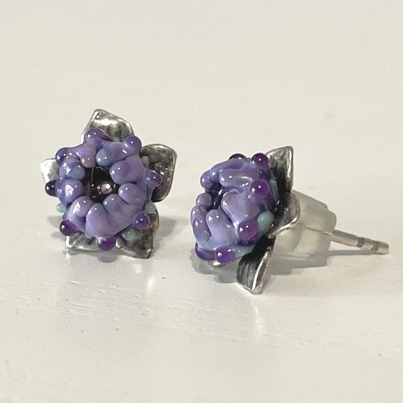 Hand Crafted Jewelry - Sterling Silver Petite Purple Flower Stud Earrings Glass Lampwork‎ Earrings